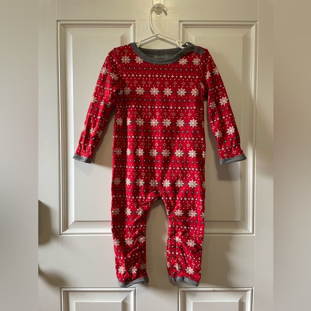 The Honest Company Reversible Red and White Snowflake Bodysuit 24 Month